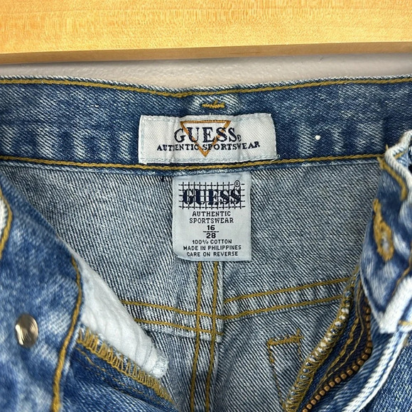 Guess Classics Fit Slim Leg Jeans NWT Size 16/28 - Picture 6 of 7